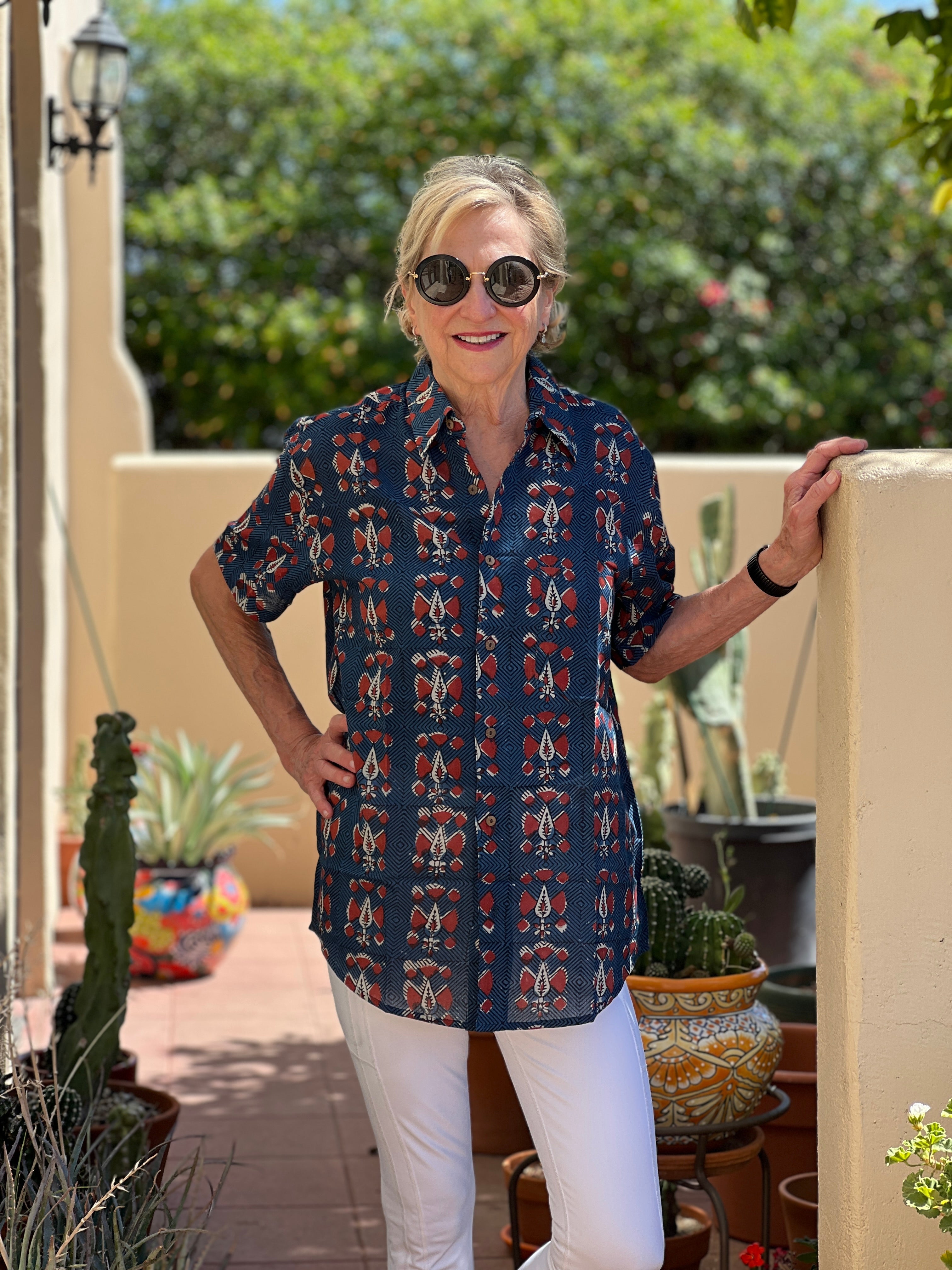 Apsara Men's Short Sleeve Shirt